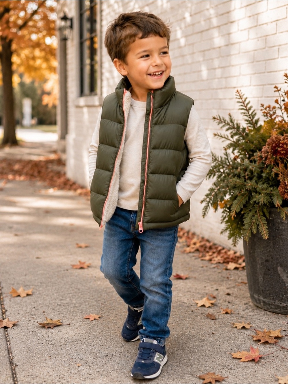 GAP KIDS Unisex Sherpa Puffer Vest Small Olive Green Orange Zipper Boys Girls